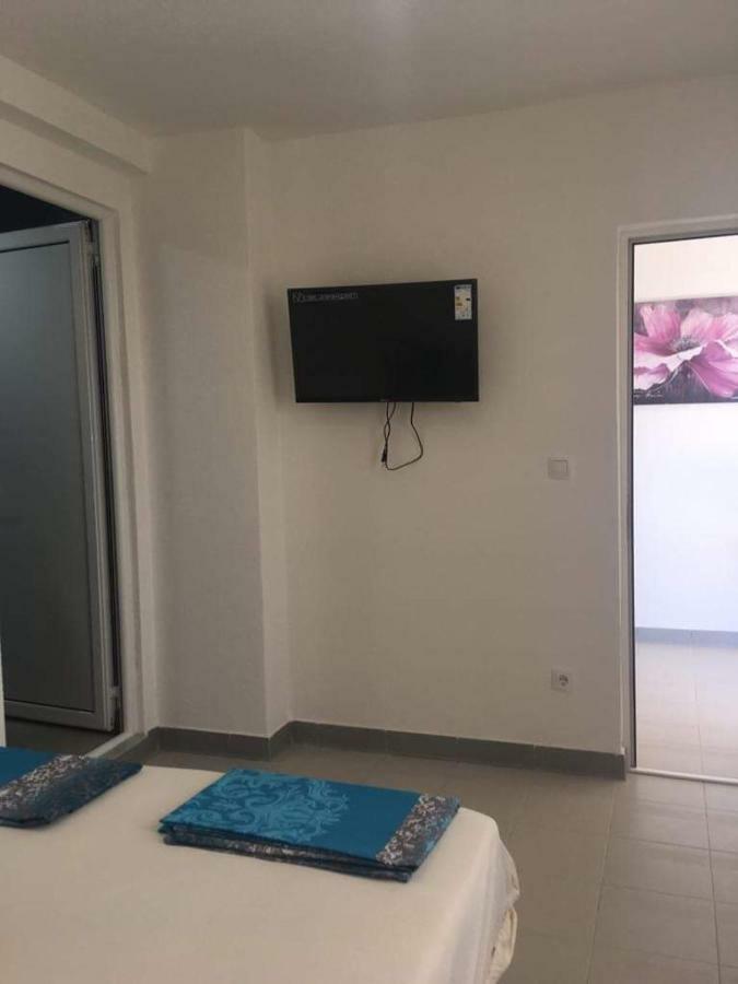 Apartmani Sutomore Eksteriør billede